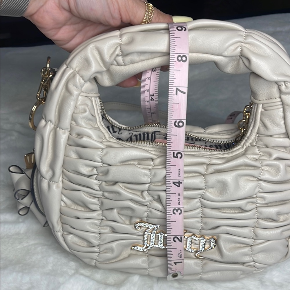 Juicy Couture- Cream Quilted Handbag with Gold Accents & Key chain - Picture 14 of 15